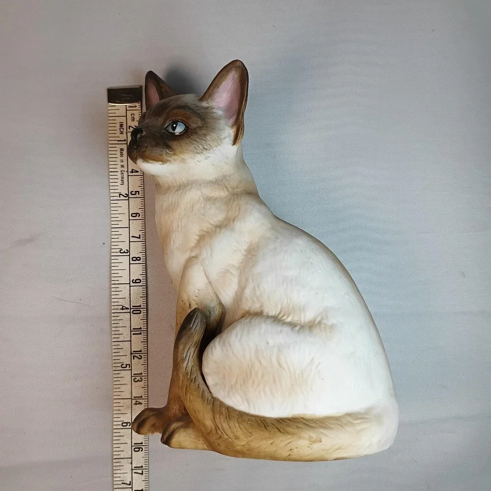 The San Francisco Music Box Company 1993 ICE CASTLES SIAMESE Cat Figurine 6 Inch